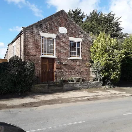 The Old Chapel, The Cloisters Apartment Gristhorpe Exterior photo